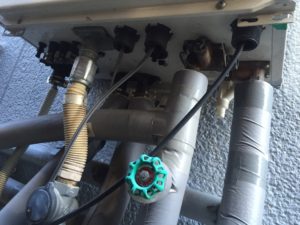 給湯器の寿命や交換すべきサインは？給湯器の修理・交換費用も紹介！